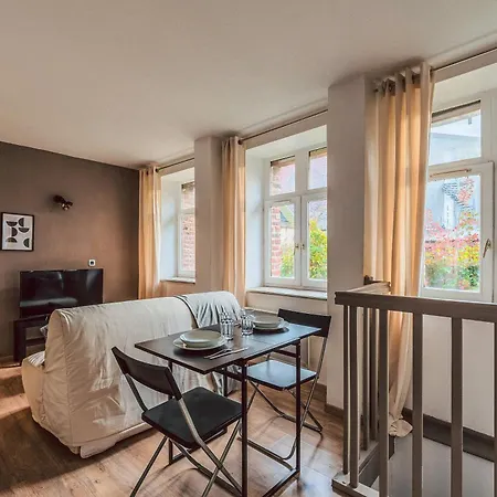 Duplex En Cave Voutee Au Coeur De Daire *