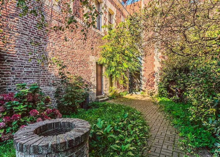 Duplex En Cave Voutée Au Coeur De Appartement *