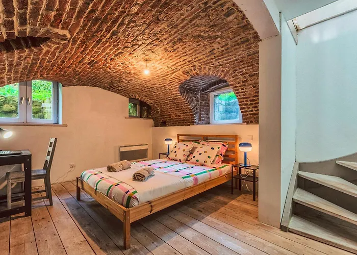 Duplex En Cave Voutée Au Coeur De * Douai