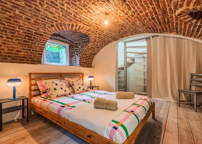 Duplex En Cave Voutée Au Coeur De * Douai